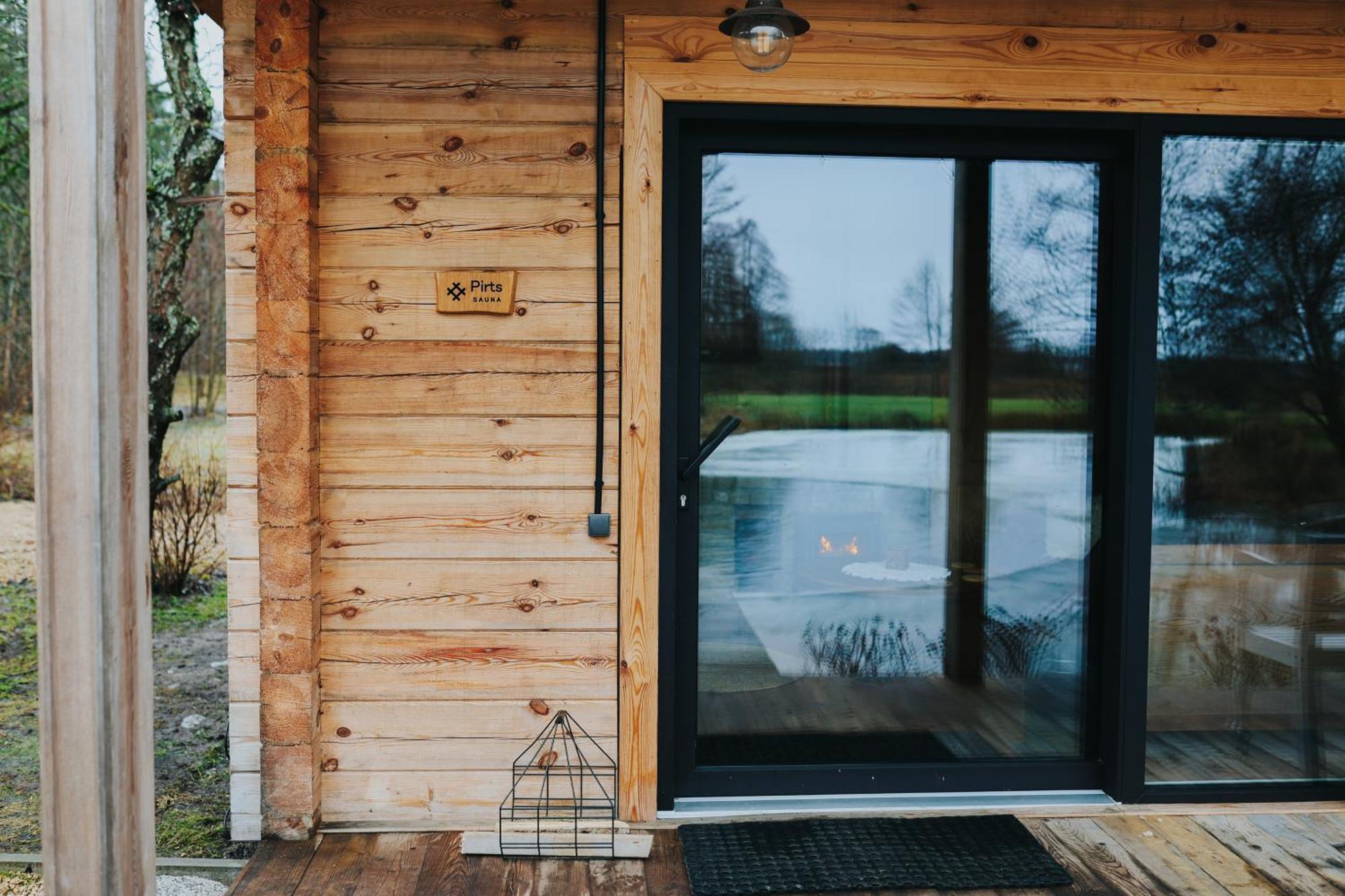 Labiesi Lägenhet Jūrkalne Exteriör bild